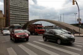 Carros via pública